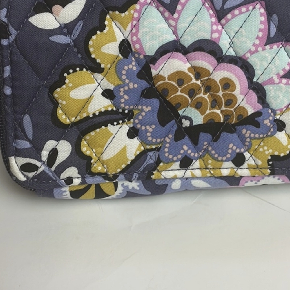 New Without Tag Vera Bradley Crossbody Wallet
